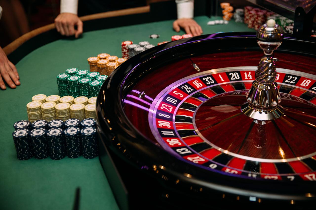 Онлайн казино в рулетку на реальные деньги покер онлайн скачать бесплатно на пк